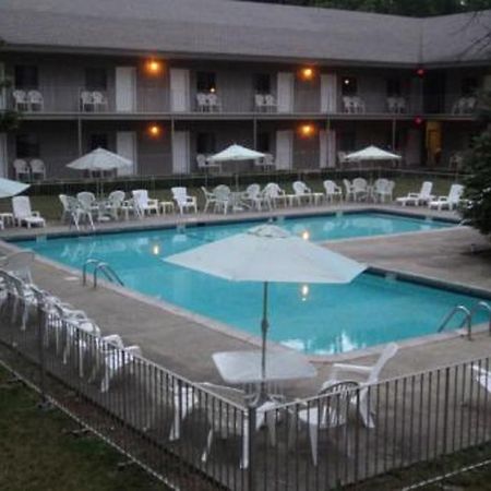 The Stone Gate Resort Lake George Buitenkant foto