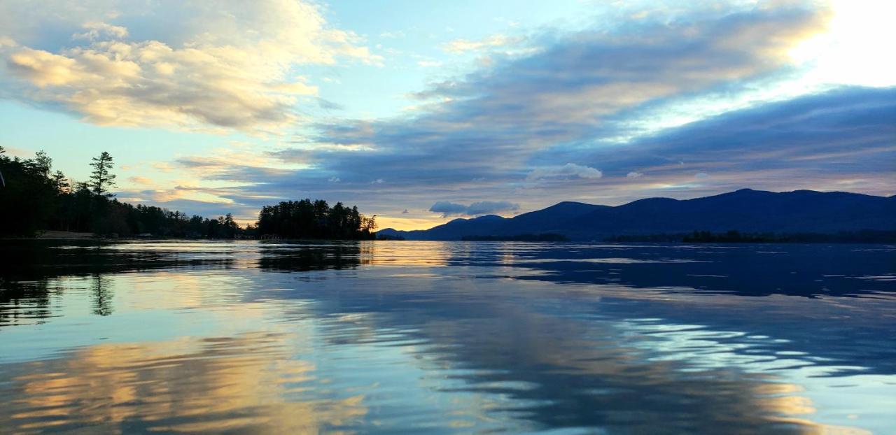 The Stone Gate Resort Lake George Buitenkant foto