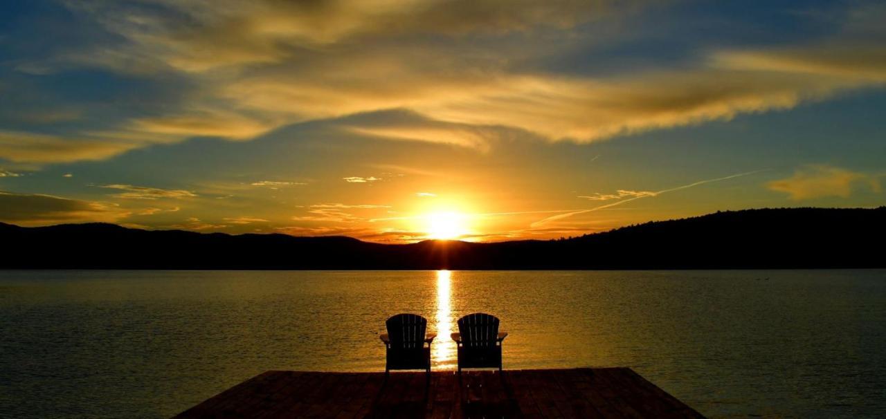 The Stone Gate Resort Lake George Buitenkant foto
