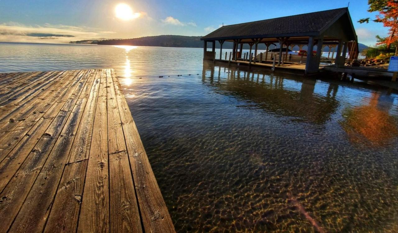 The Stone Gate Resort Lake George Buitenkant foto