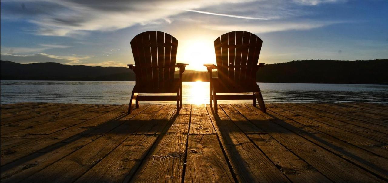 The Stone Gate Resort Lake George Buitenkant foto