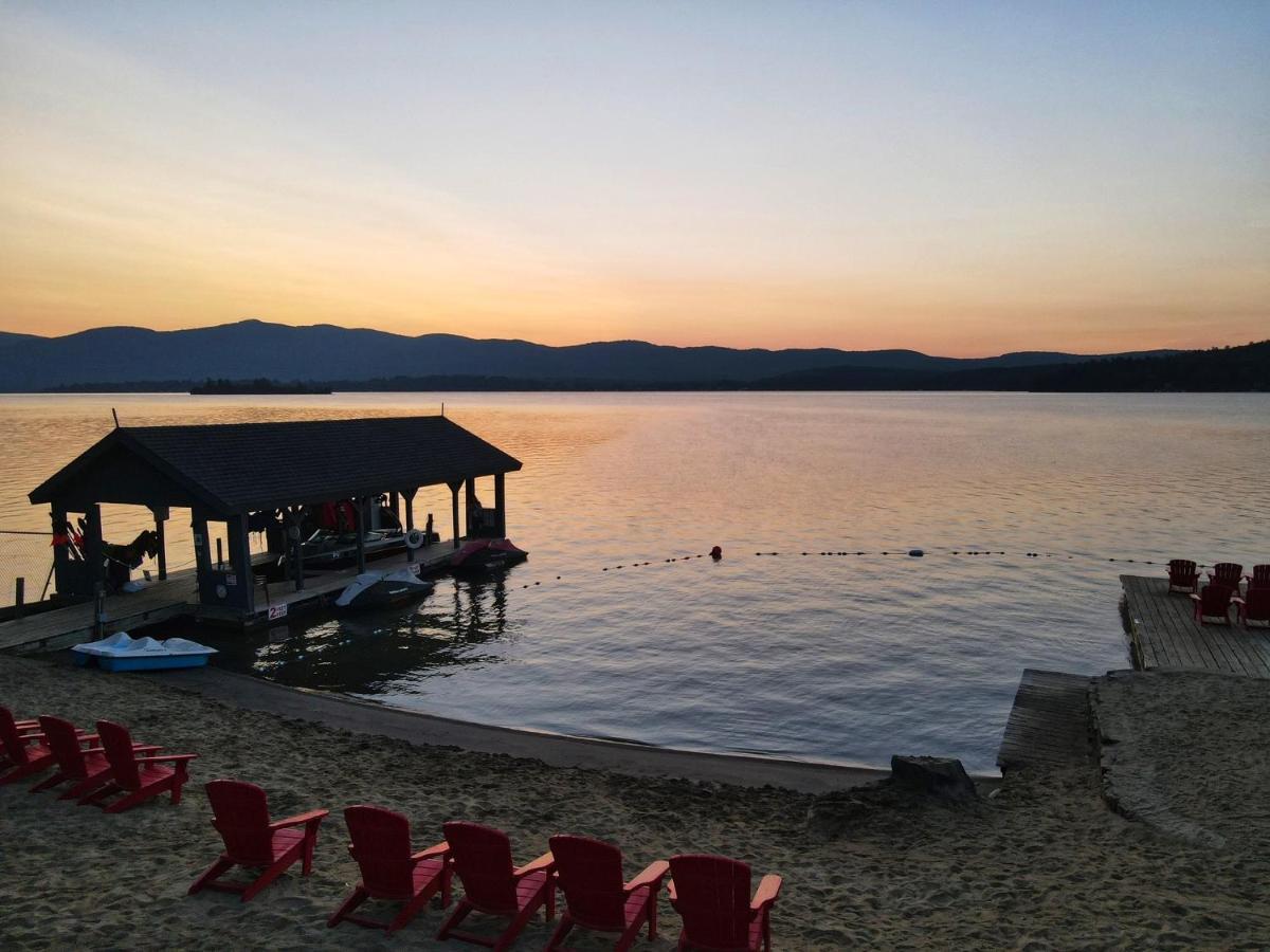The Stone Gate Resort Lake George Buitenkant foto