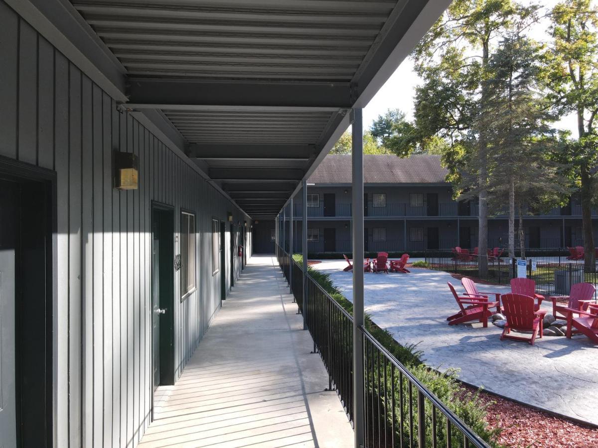 The Stone Gate Resort Lake George Buitenkant foto