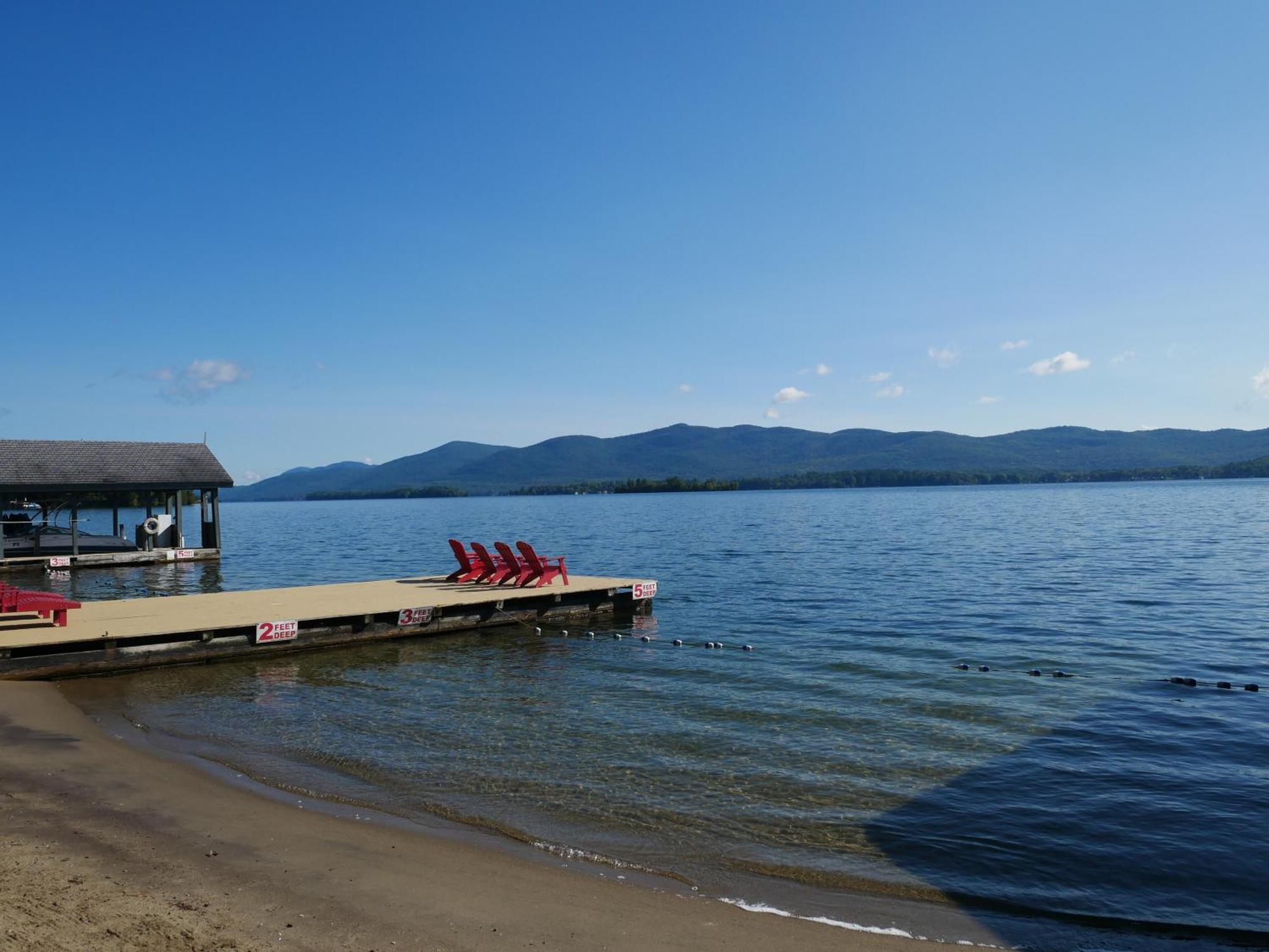 The Stone Gate Resort Lake George Buitenkant foto
