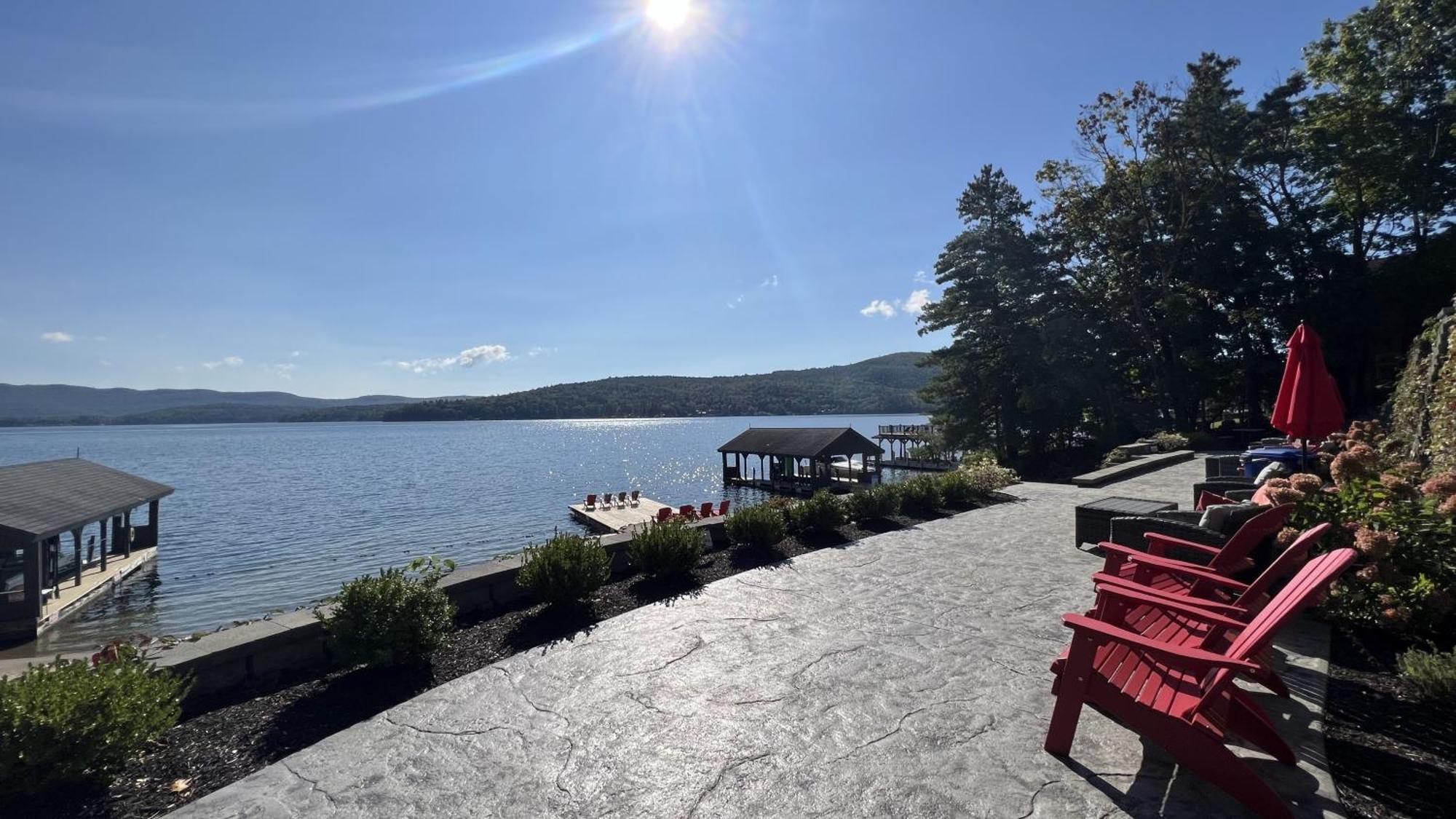 The Stone Gate Resort Lake George Buitenkant foto