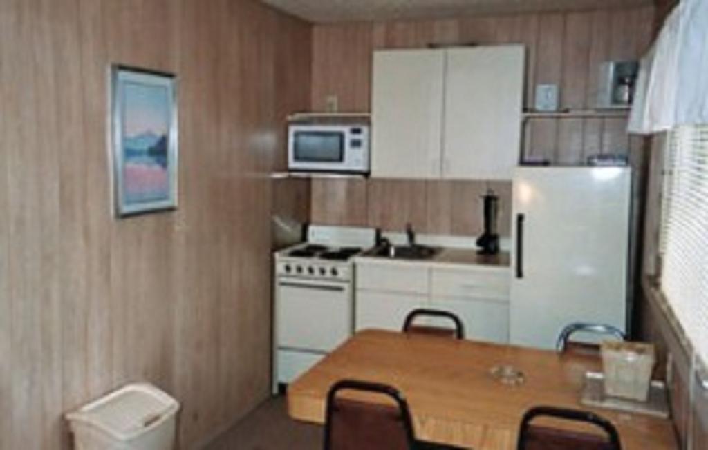 The Stone Gate Resort Lake George Buitenkant foto