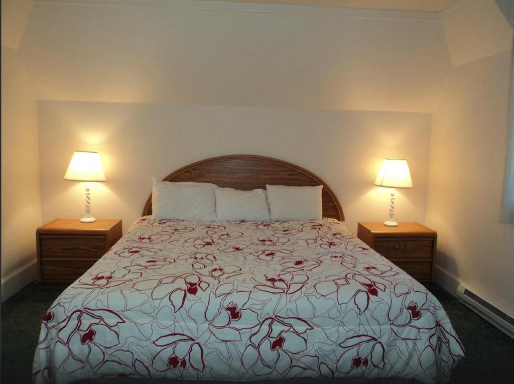 The Stone Gate Resort Lake George Buitenkant foto