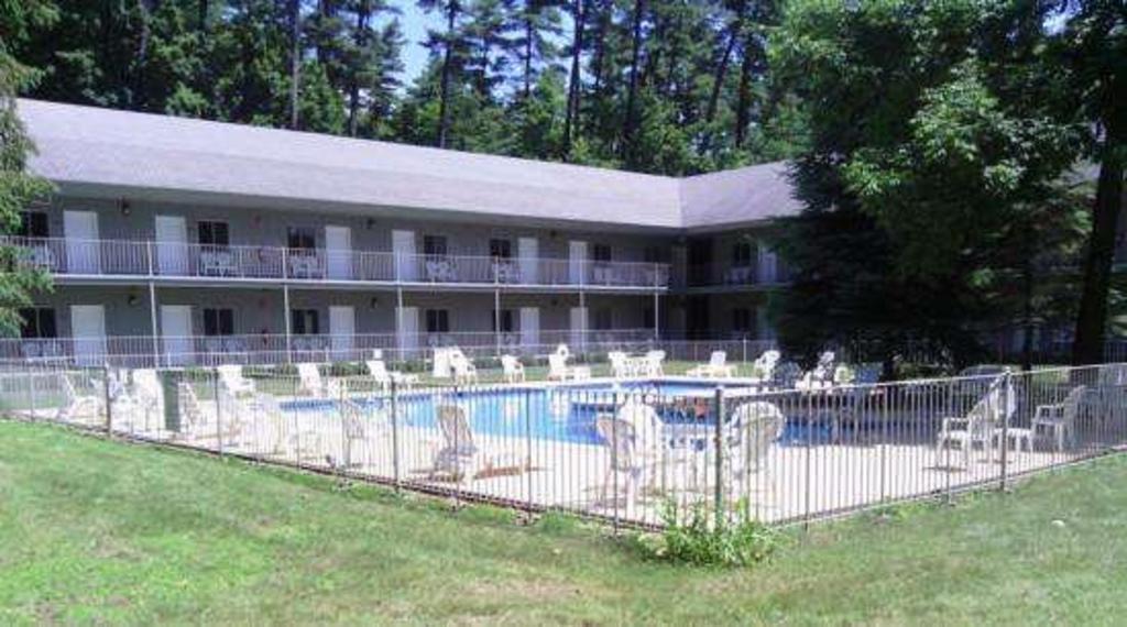 The Stone Gate Resort Lake George Buitenkant foto